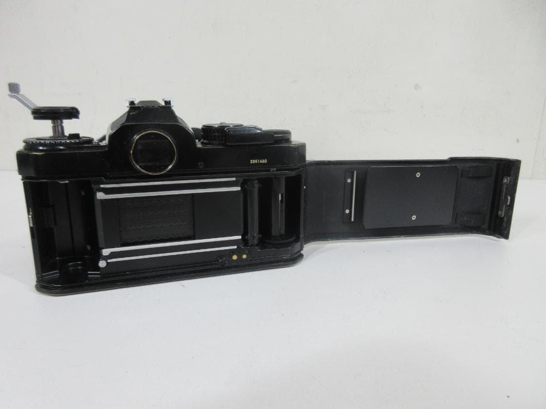 1221W【ジャンク】Nikon フィルム一眼レフカメラ FE2