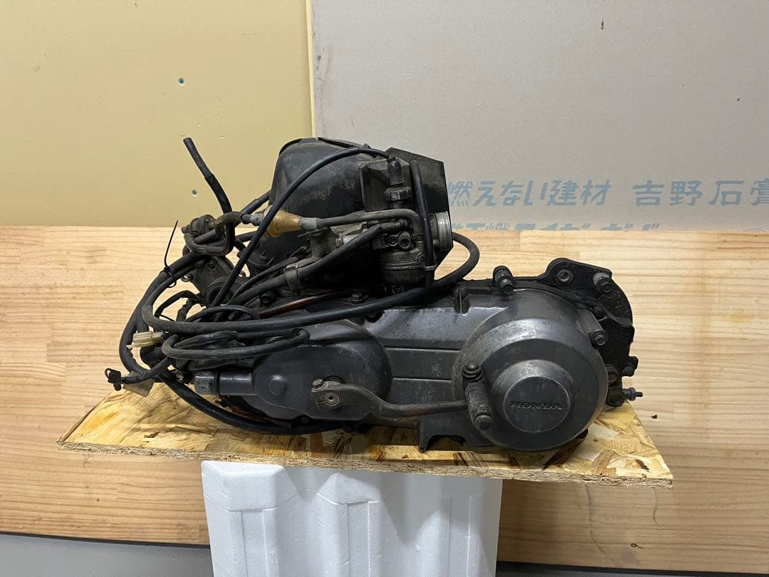 HF05E リード90 エンジン　クランキングOK キャブ付き