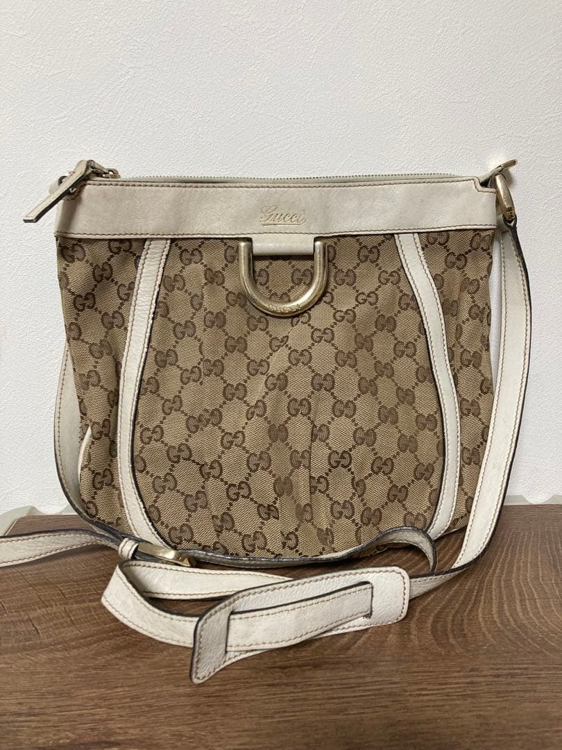 GUCCI グッチ　ショルダーバッグ