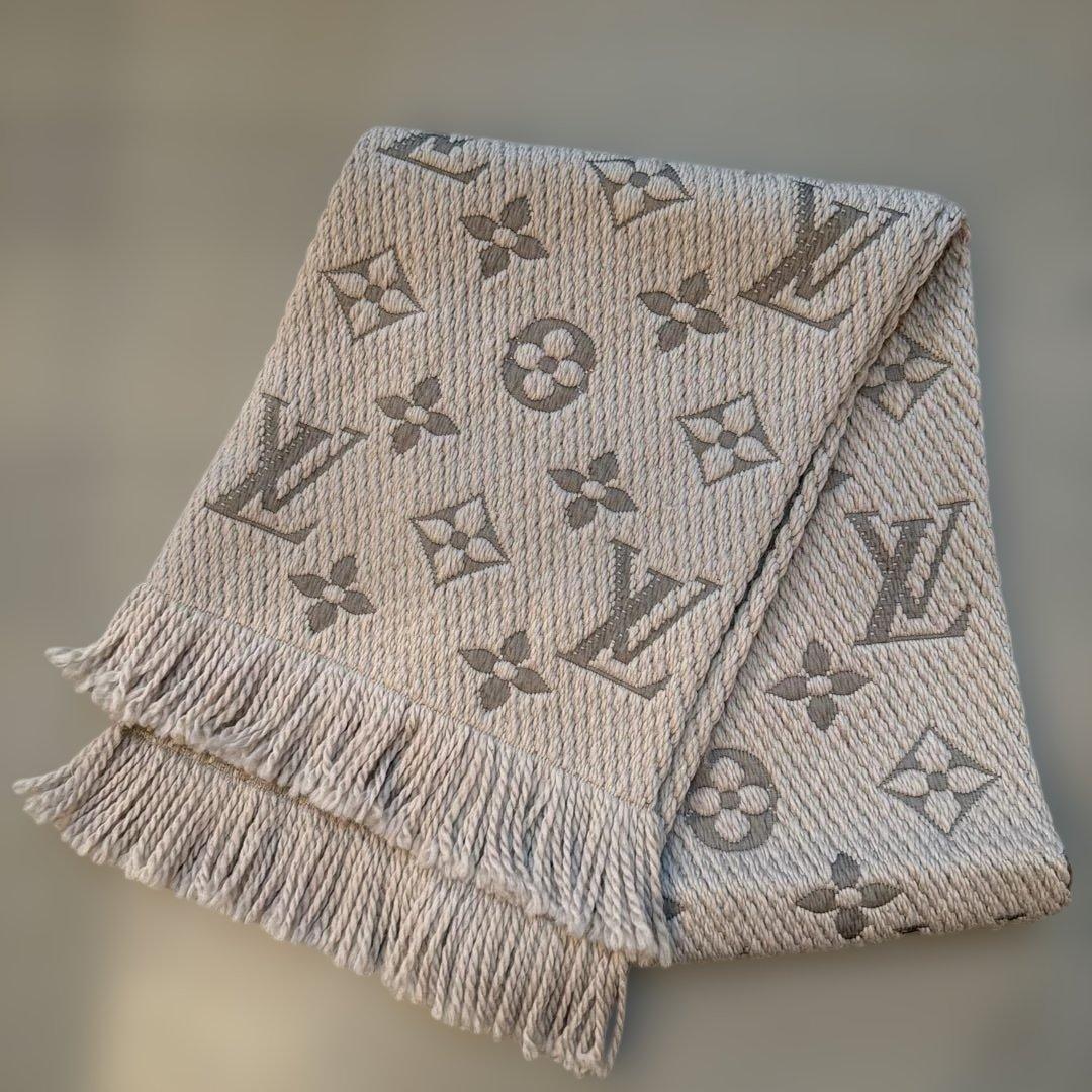 【美品】ルイヴィトン マフラー グレー