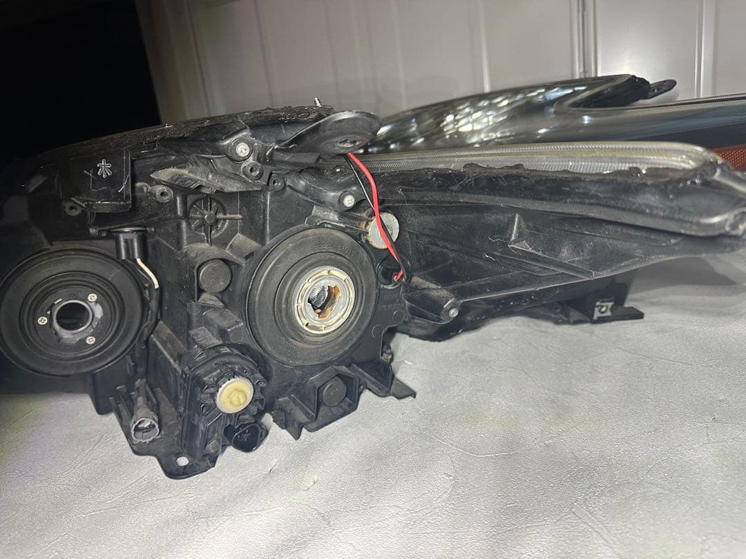 30プリウス US風　ハロゲンヘッドライト