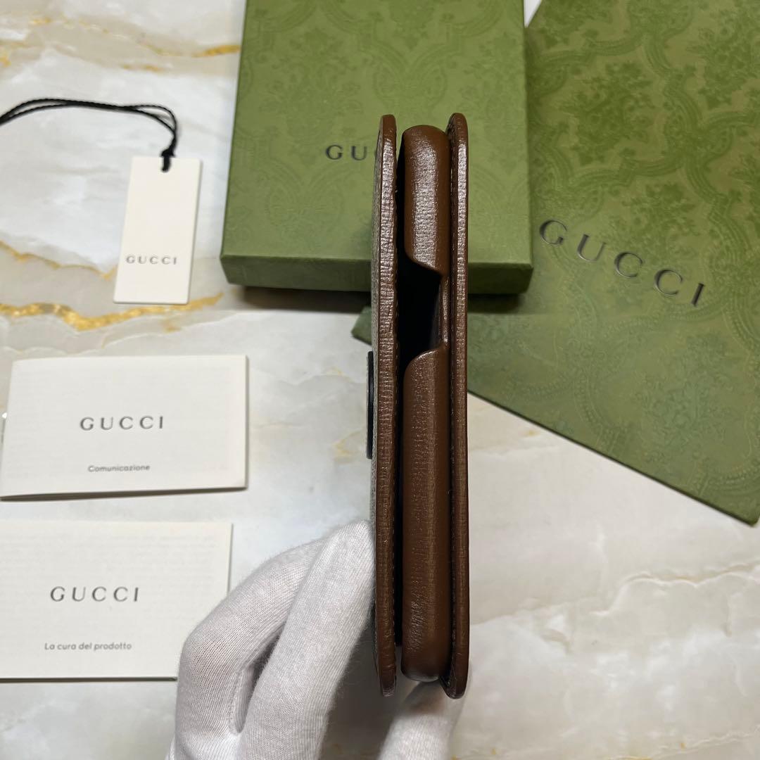 【新品未使用】GUCCI スマホケース iPhone15 手帳型　06