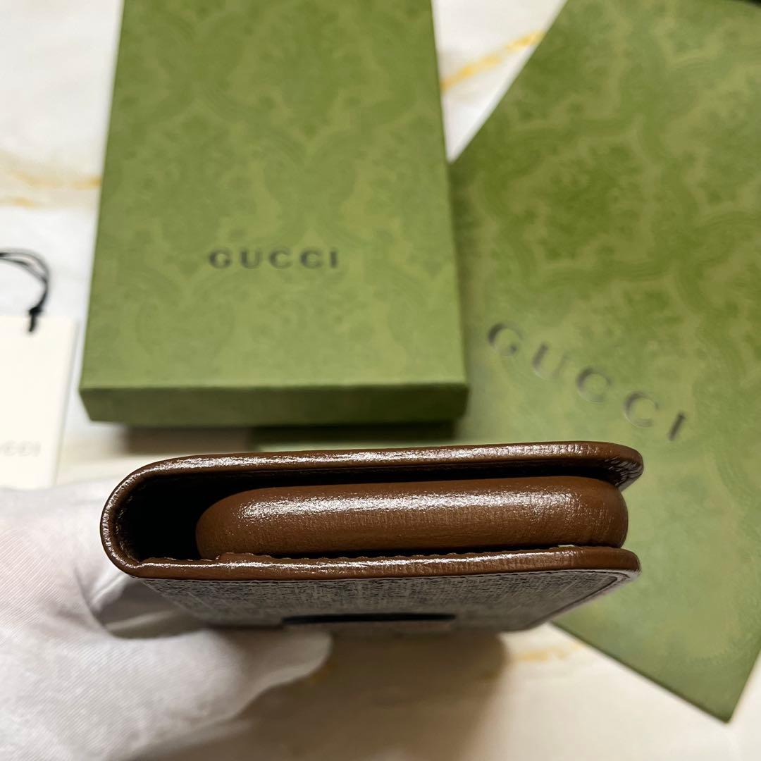 【新品未使用】GUCCI スマホケース iPhone15 手帳型　06