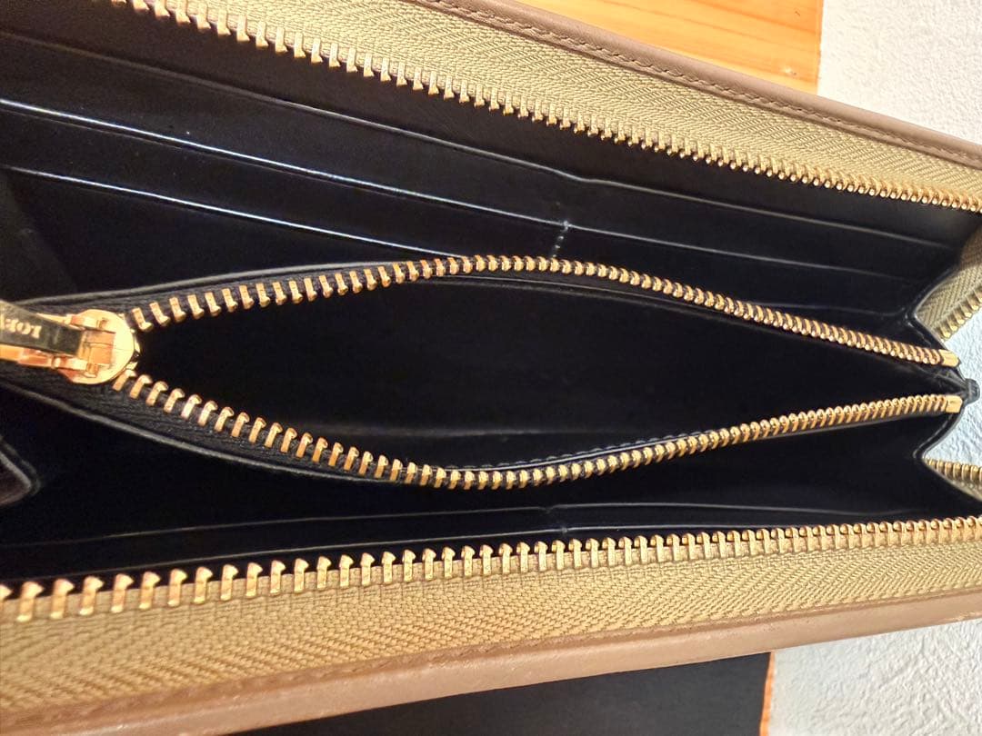 【極美品】LOEWE ロエベ AMAZONA アマソナ ラウンドファスナー