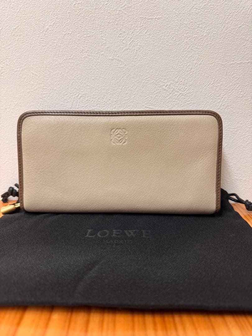 【極美品】LOEWE ロエベ AMAZONA アマソナ ラウンドファスナー