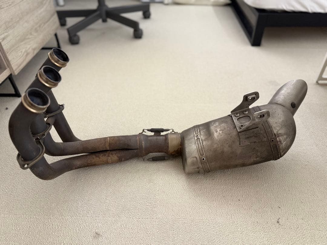 AKRAPOVIC マフラー レーシングライン チタン　MT-09(14-16)