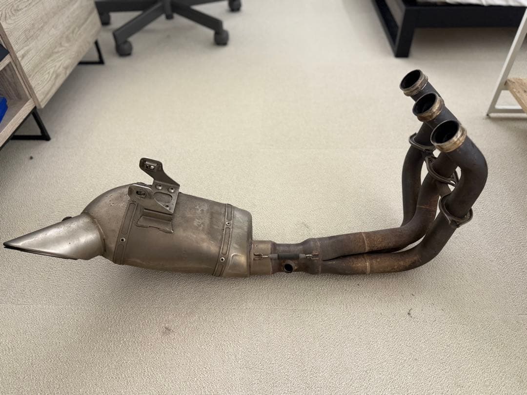 AKRAPOVIC マフラー レーシングライン チタン　MT-09(14-16)