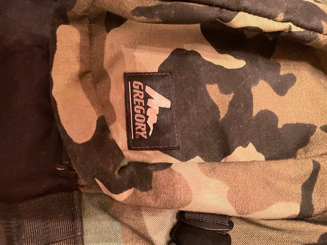 GREGORY 迷彩　デイアンドハーフシングルポケット付き