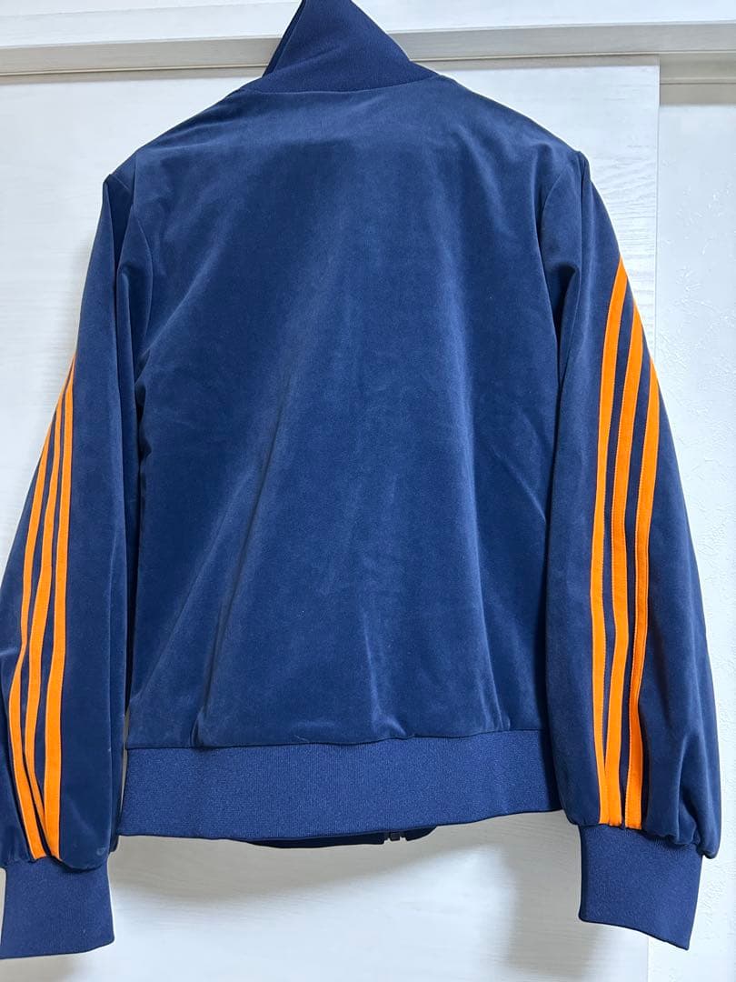 adidas ネイビー トラックジャケット　未使用に近い