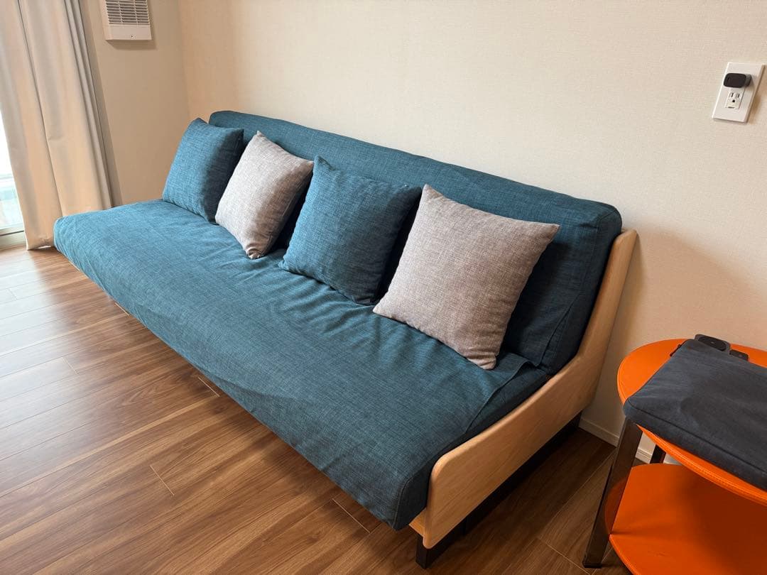 青色ソファベッド 4クッション付き