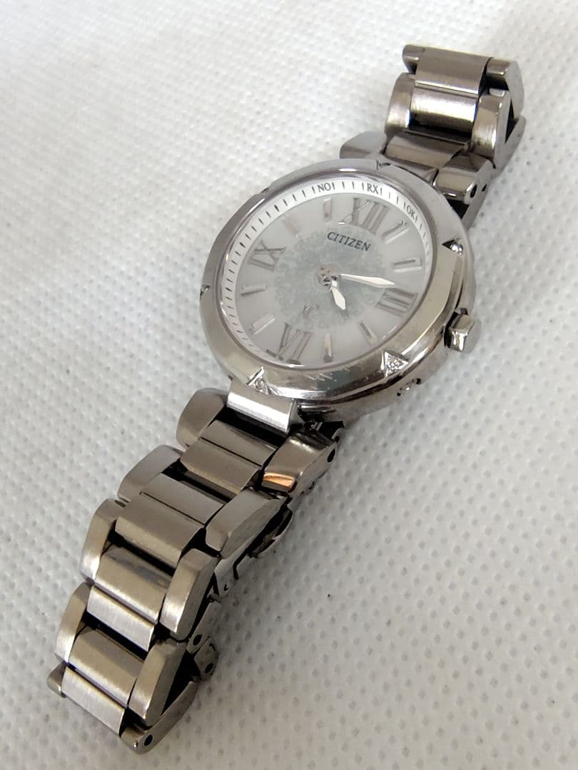 【電波ソーラー、美品、希少、電池新品】シチズン　クロスシー　6pダイヤ　白蝶貝