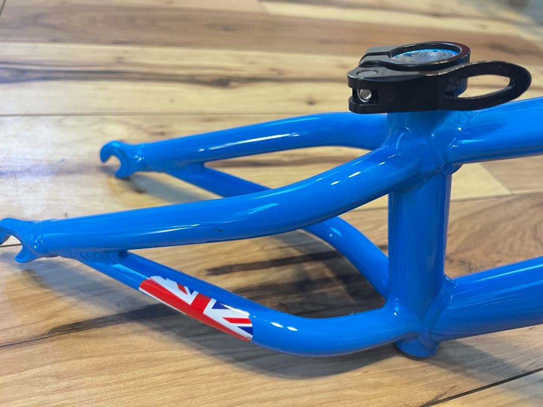 【新品】NOWEE pro フレーム ストライダー ランバイク