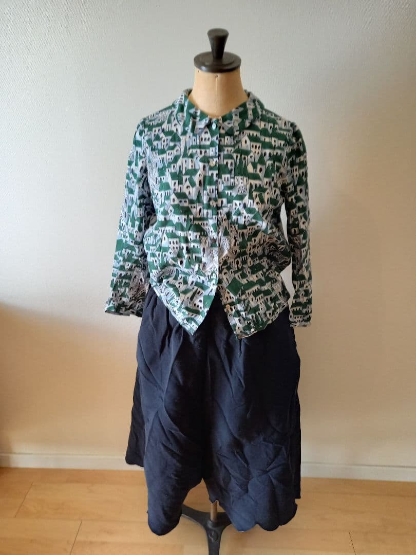 COMMEdesGARCONSスカラップデザインキュロット(濃紺)パンツ