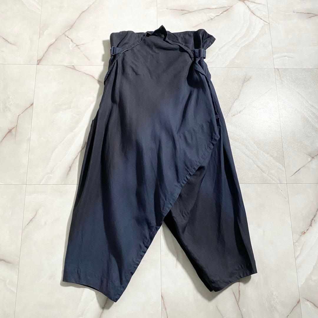 A15315 美品 イッセイミヤケ　変形リネンラップサルエルパンツ　紺3