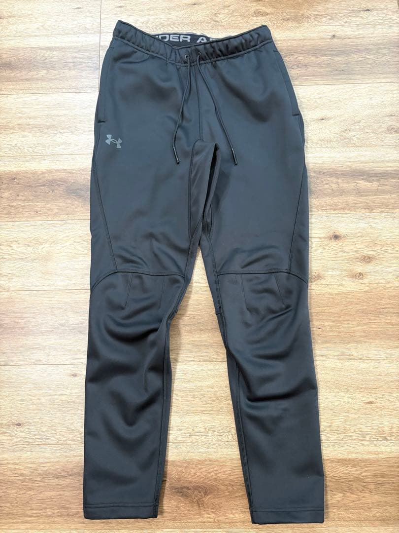 【美品】アンダーアーマー　厚手　ジャージ　セットアップ上下　黒