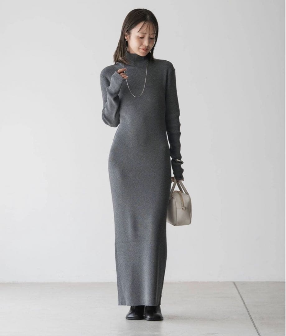 リブハイネックロングワンピース　未使用品