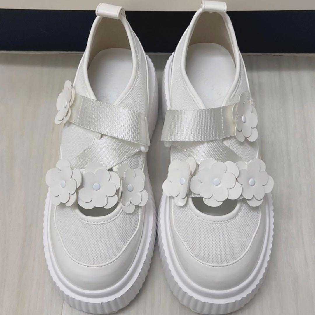 【完売品】メリージェニー flower メッシュ スニーカー 白 オフホワイト