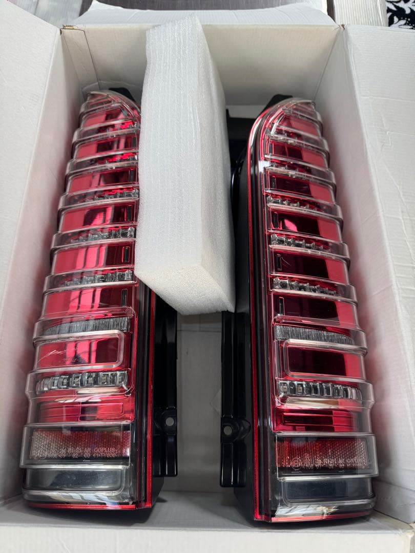 ヴァレンティ テールランプ ハイエース