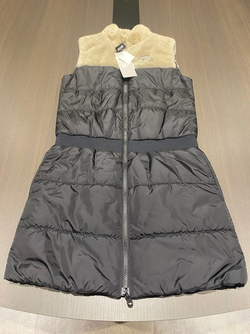 【新品未使用】BEAMS GOLF ダウン　ワンピース　中綿　 黒/ベージュ　S