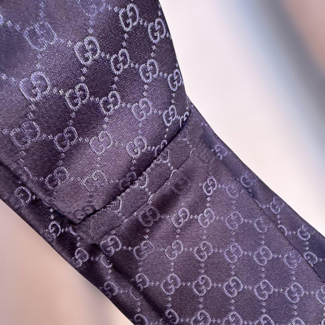 GUCCI ネイビー GGロゴ ネクタイ　クリスマスプレゼント　ブランドネクタイ