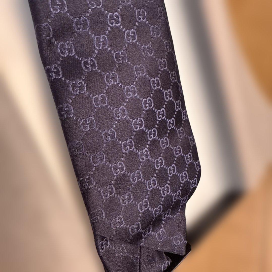 GUCCI ネイビー GGロゴ ネクタイ　クリスマスプレゼント　ブランドネクタイ