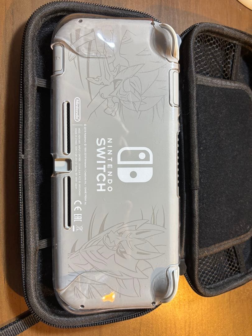 Nintendo Switchライト　ポケモン ザシアン・ザマゼンタ