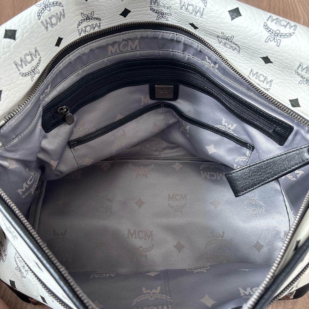 MCM スタッズ付きショルダーバッグ