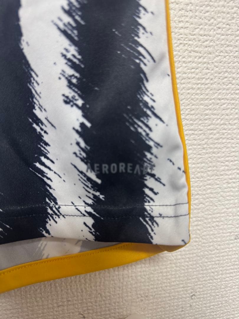 【ユヴェントス 23/24 ホームユニフォーム】　XLサイズ