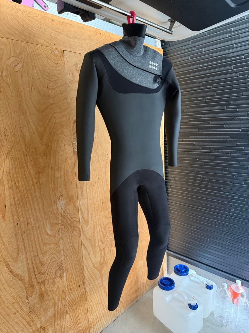 ハイネック仕様カーブチェストジップ 5x3mm　起毛セミドライ　既製Mサイズ