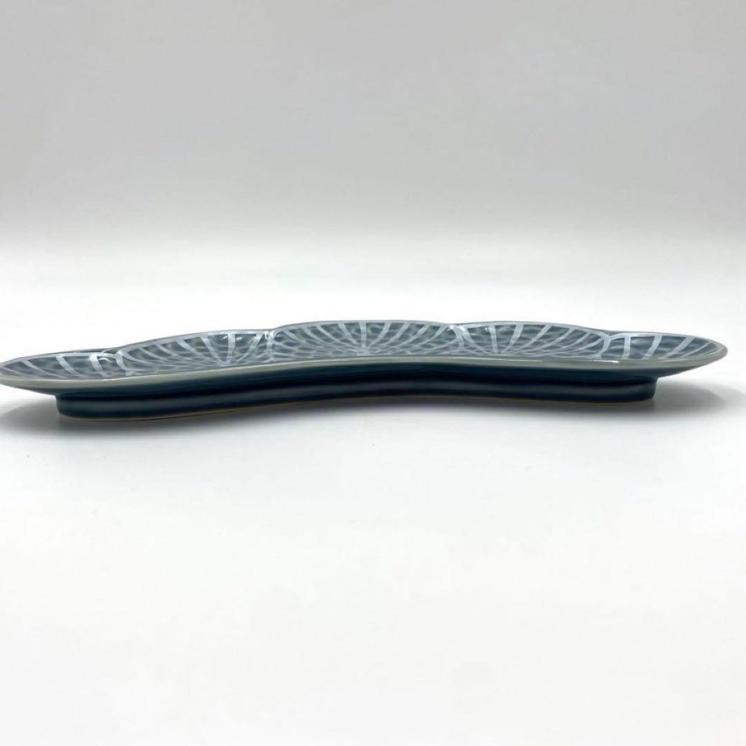 【新品】【大人気】有田焼幸楽窯　錦青純釉銀松葉形前菜皿　縁起物