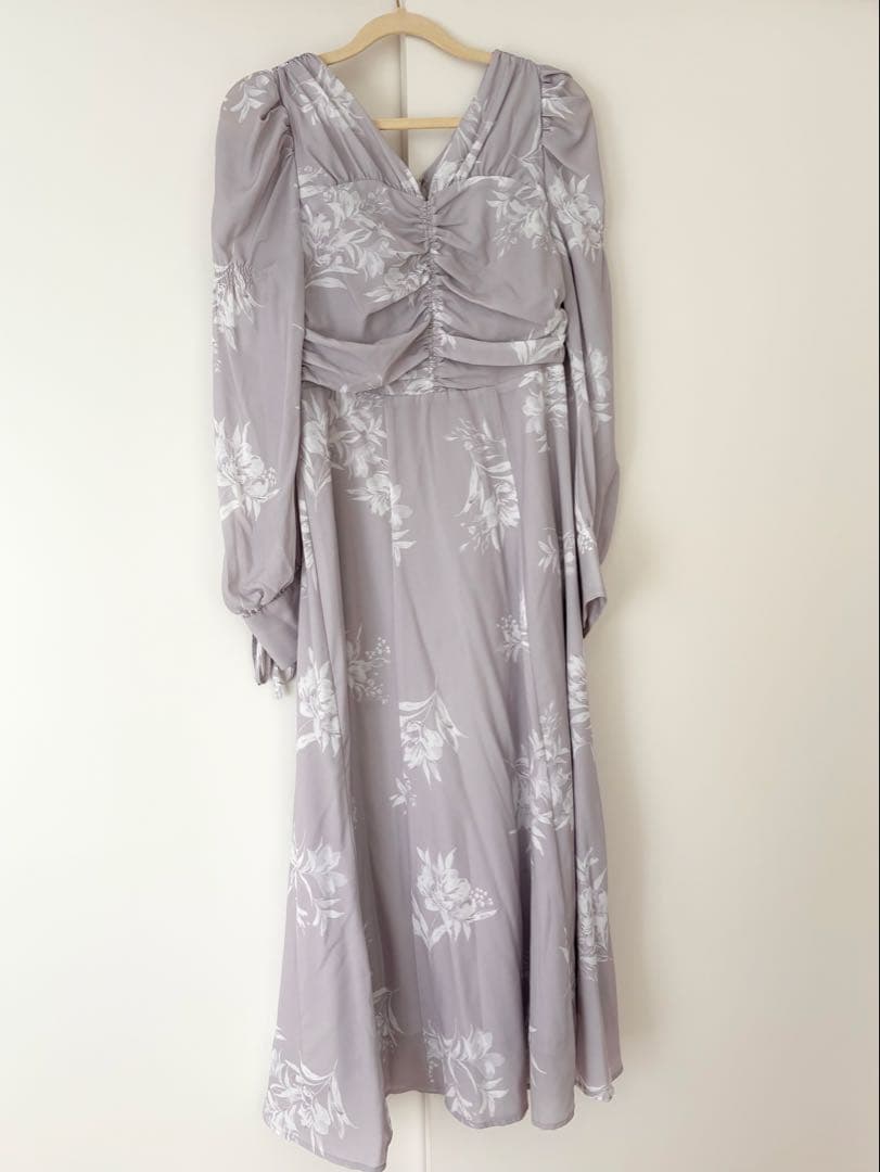 ワンピース Herlipto New Year Essential Floral Dress