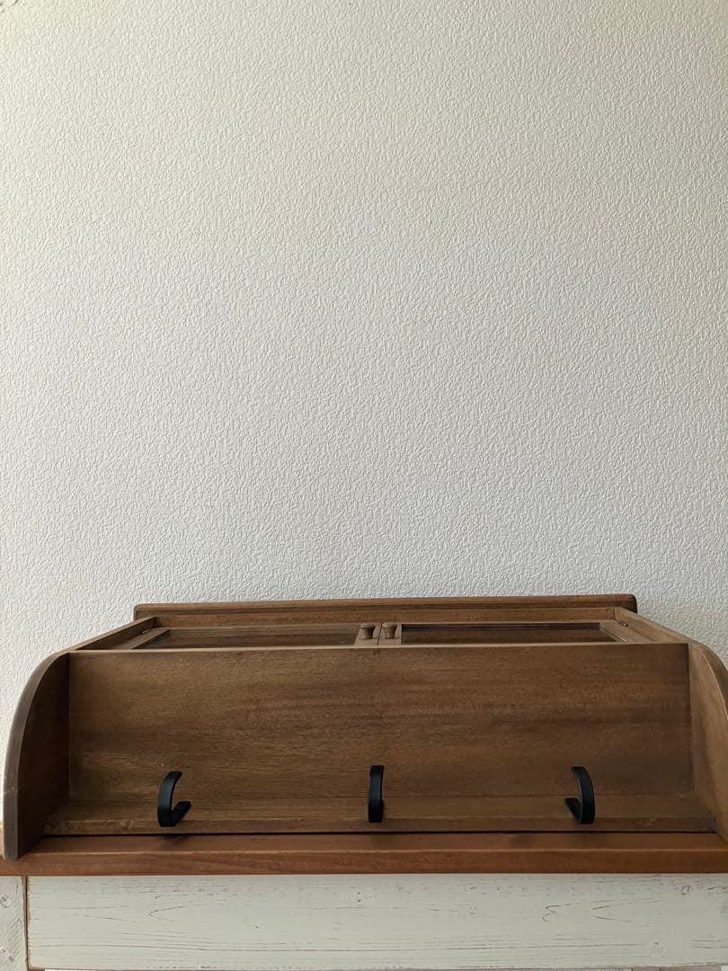 木製壁掛け棚 ガラス扉付き