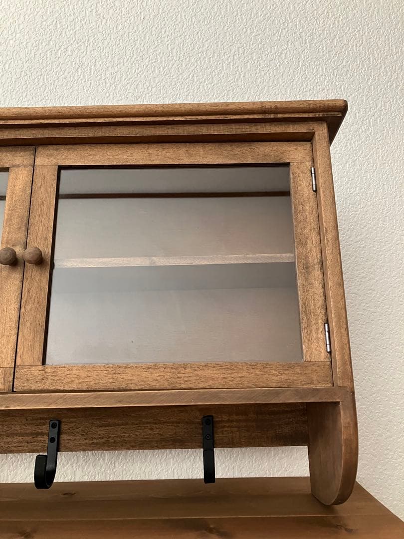 木製壁掛け棚 ガラス扉付き