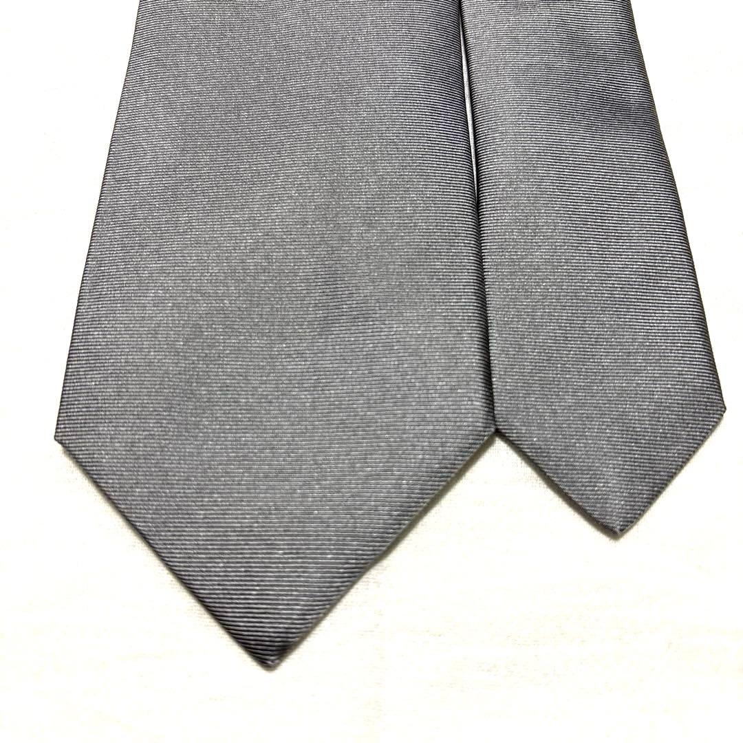 ルイジボレッリ　ネクタイ　シルバーグレー　無地　ソリッド　光沢　美品