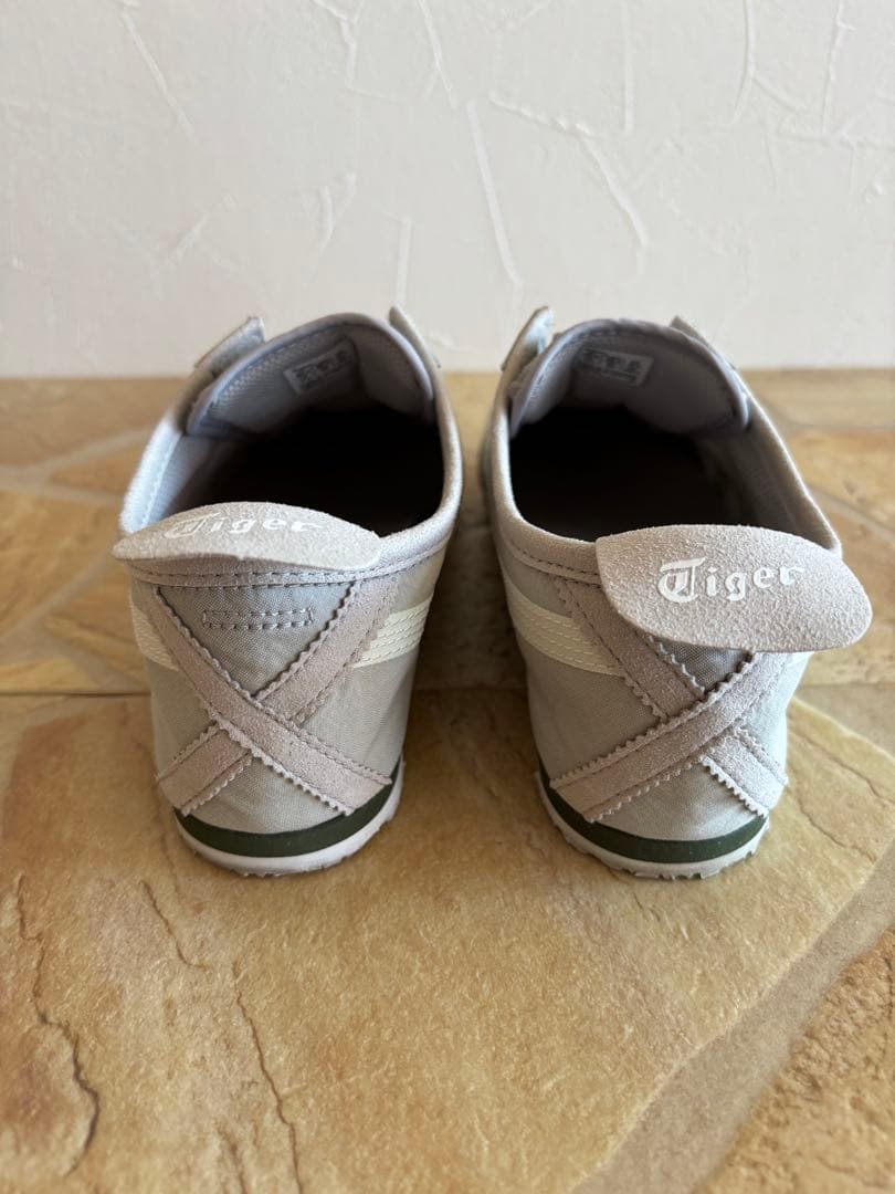 Onitsuka Tiger メキシコ66スリッポン　ライトグレー スニーカー