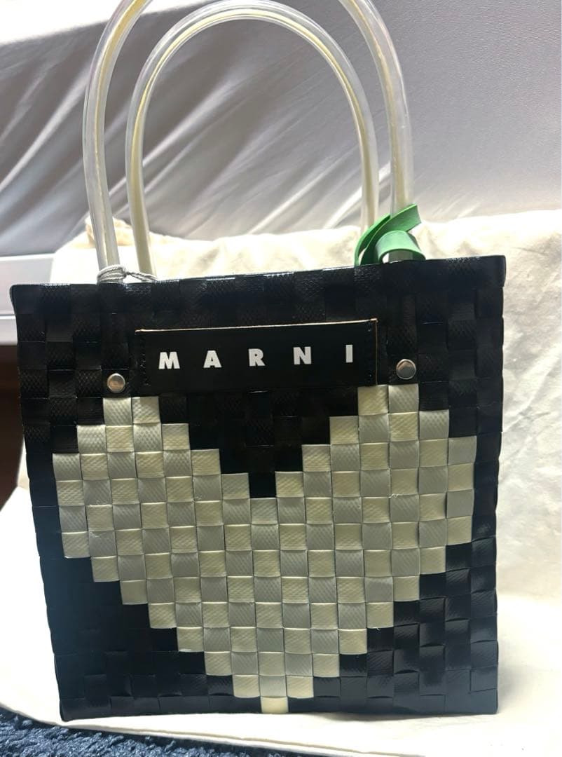 マルニフラワーカフェ　LOVE MINI BASKET BAGハートモチーフ