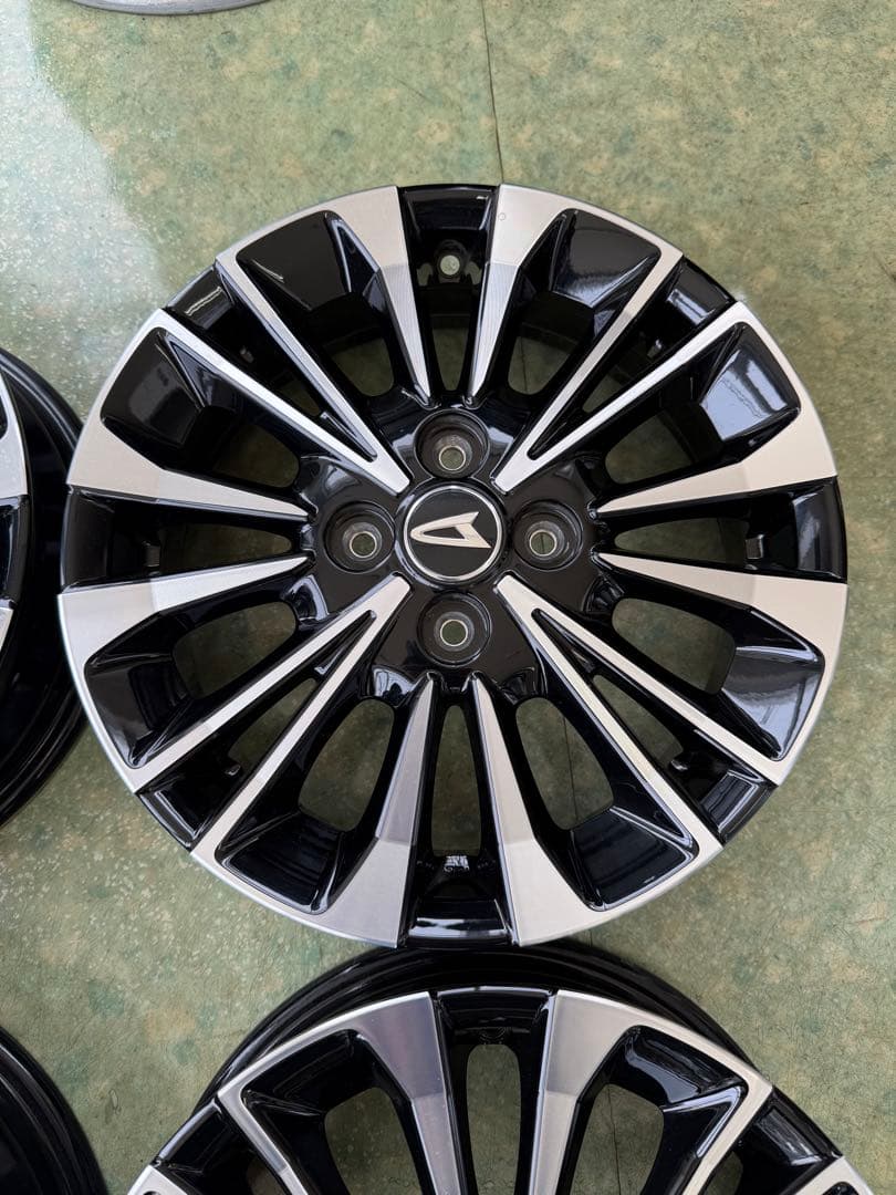 ダイハツ純正　タントカスタムRS 15インチ　送料込