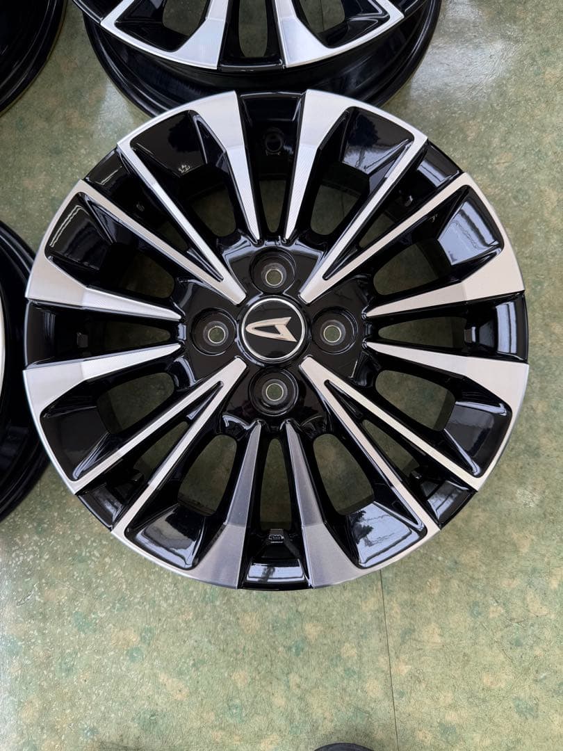 ダイハツ純正　タントカスタムRS 15インチ　送料込