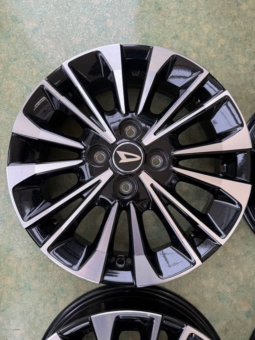 ダイハツ純正　タントカスタムRS 15インチ　送料込