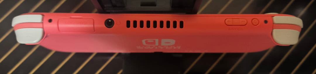 Nintendo Switch LITE コーラル 本体 充電器、箱付き