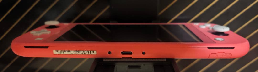 Nintendo Switch LITE コーラル 本体 充電器、箱付き