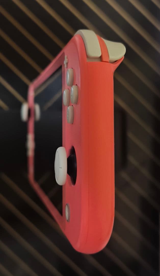 Nintendo Switch LITE コーラル 本体 充電器、箱付き