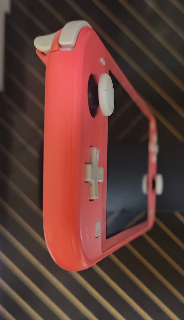 Nintendo Switch LITE コーラル 本体 充電器、箱付き