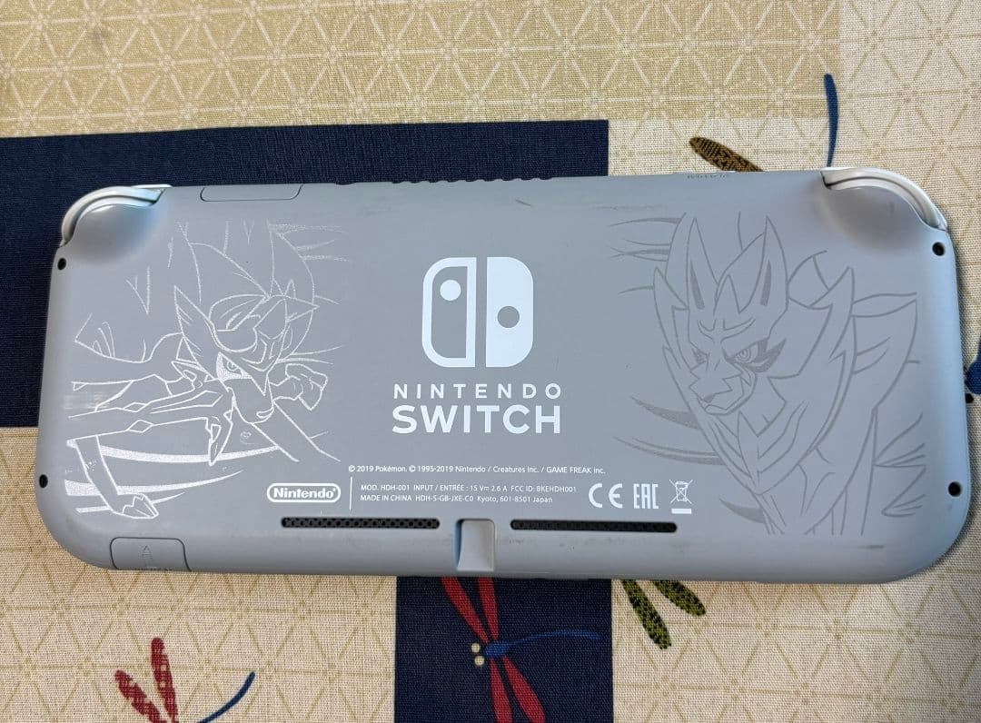 Nintendo Switch Lite ザシアン・ザマゼンタvr本体