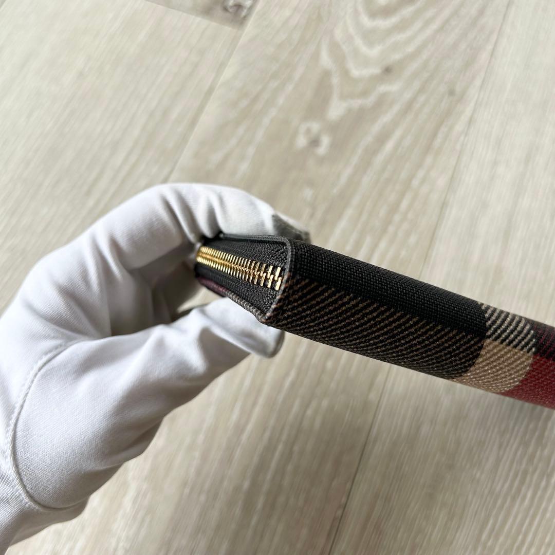 【美品】ブルーレーベルクレストブリッジ 長財布 ラウンドファスナー チェック黒赤