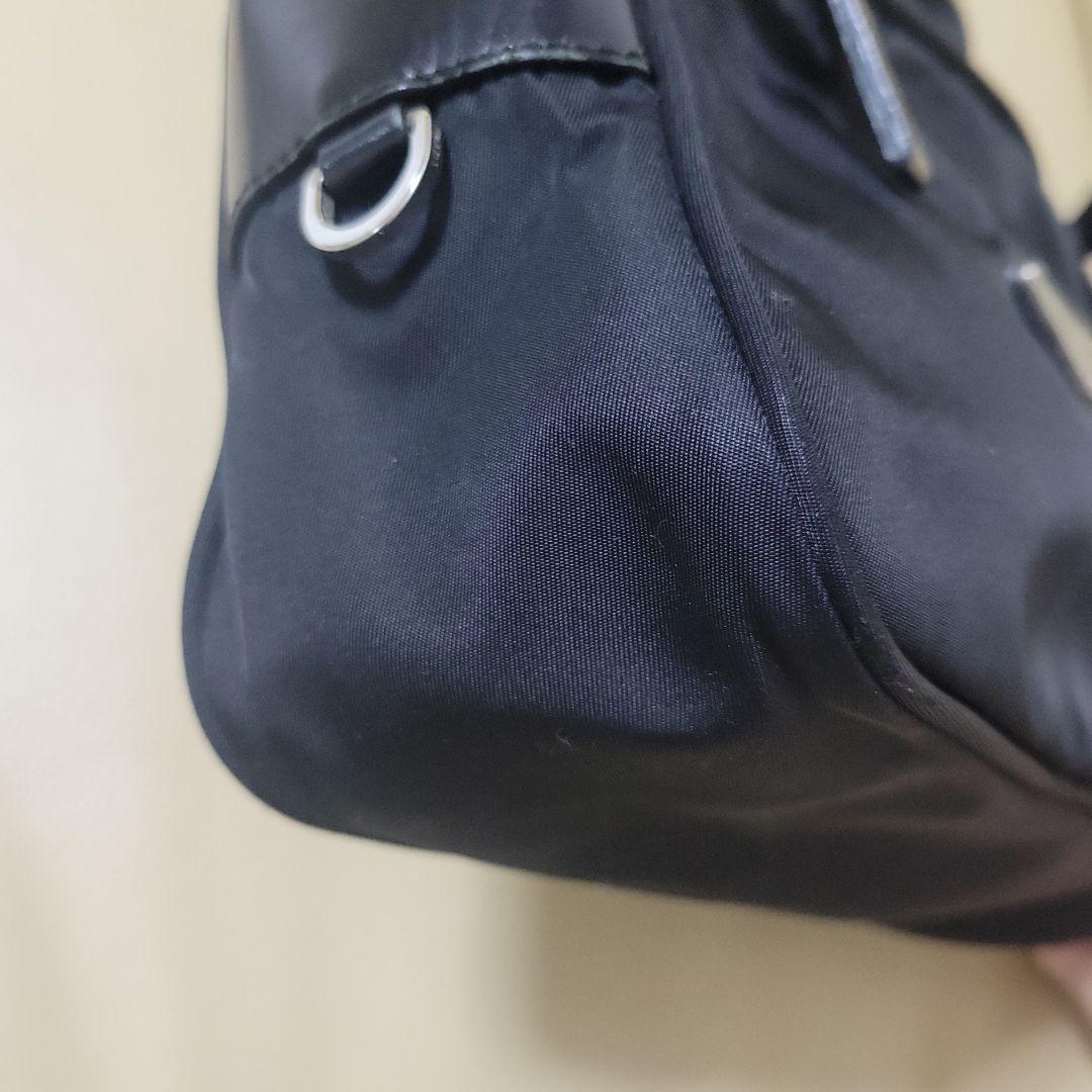 PRADA　プラダ　斜めかけ　黒