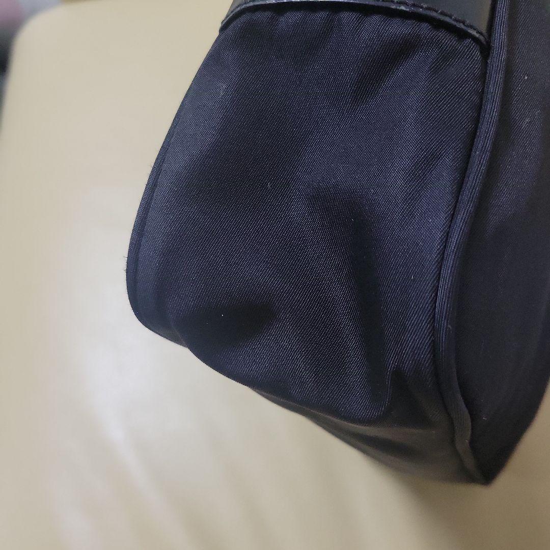 PRADA　プラダ　斜めかけ　黒