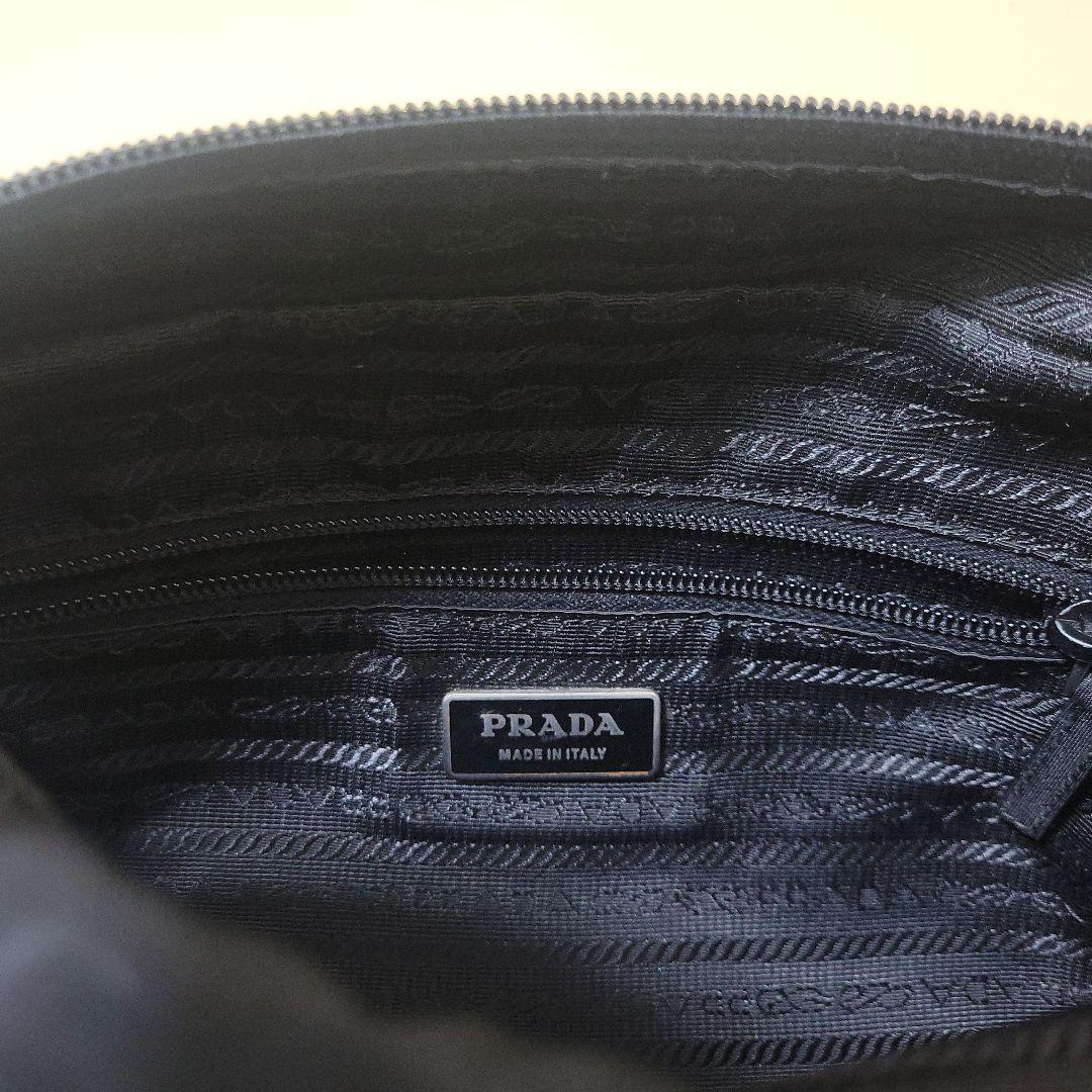 PRADA　プラダ　斜めかけ　黒
