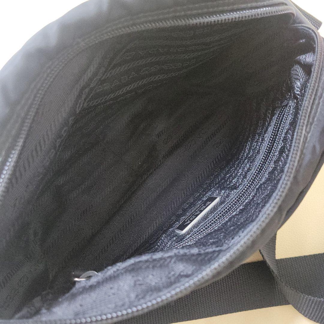 PRADA　プラダ　斜めかけ　黒