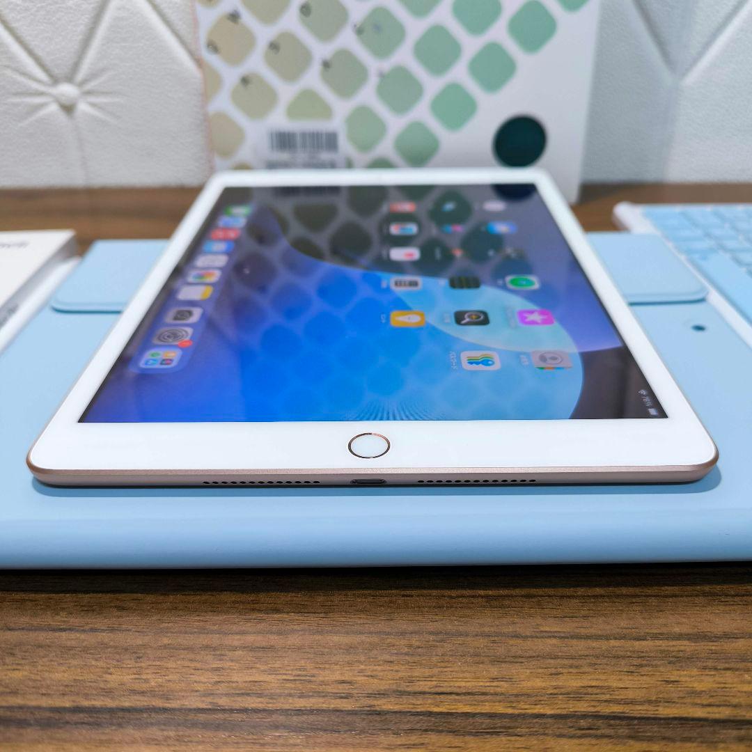 iPad 第7世代 Wi-Fi 128GB ケースとキーボード、タッチペン